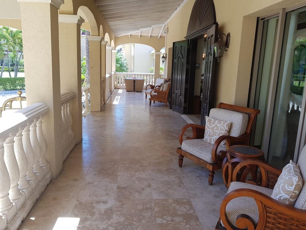 The Somerset On Grace Bay Bagian luar foto